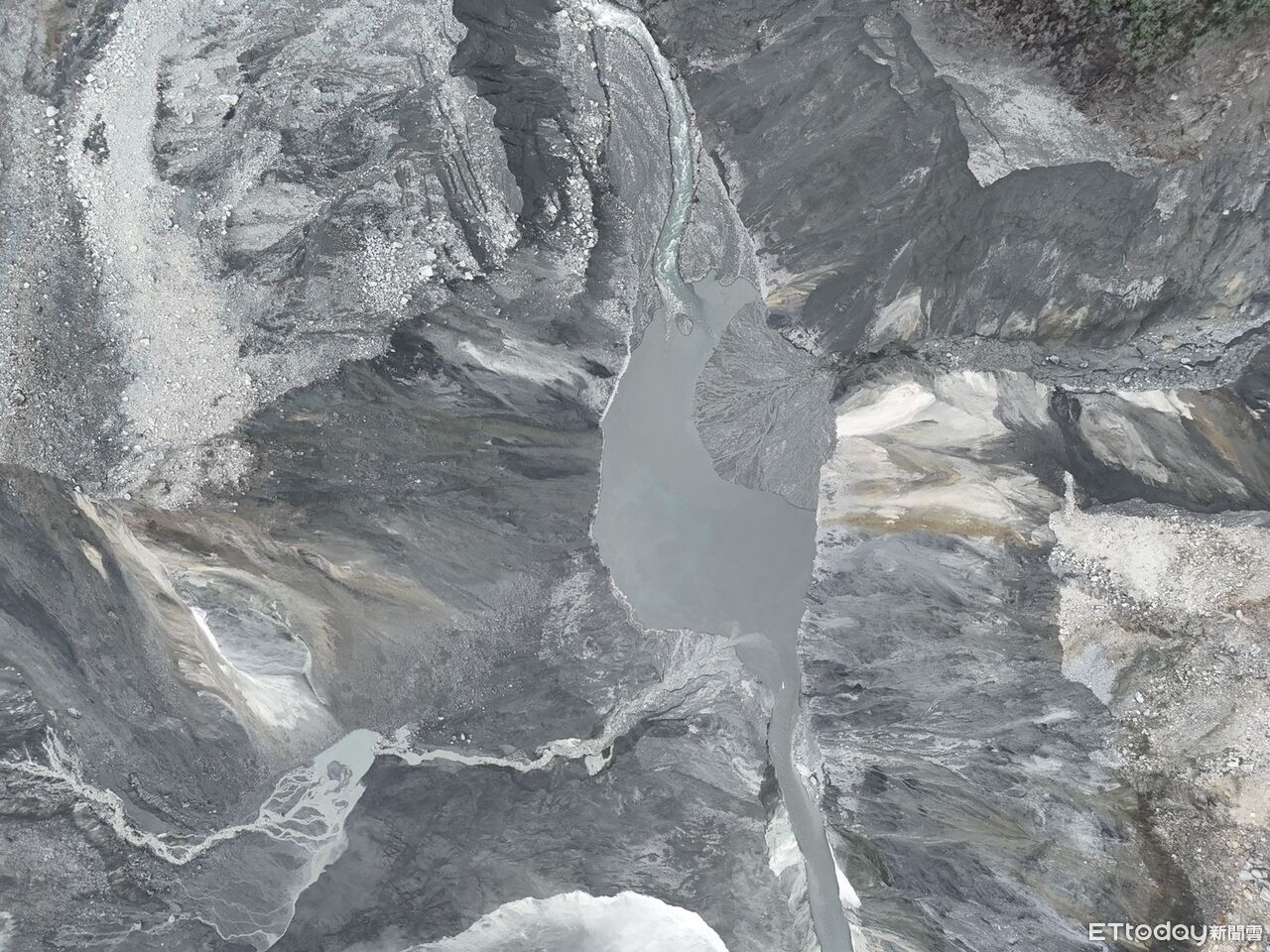 馬太鞍溪堰塞湖水位持續續降低! 3號堰塞湖只剩15萬立方公尺