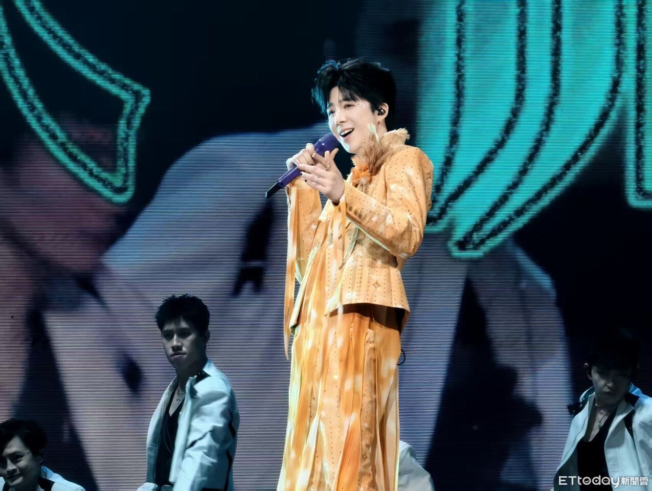 影/「丹東舞王」劉宇寧性感名場面 自曝「有健身」粉絲狂喊露點