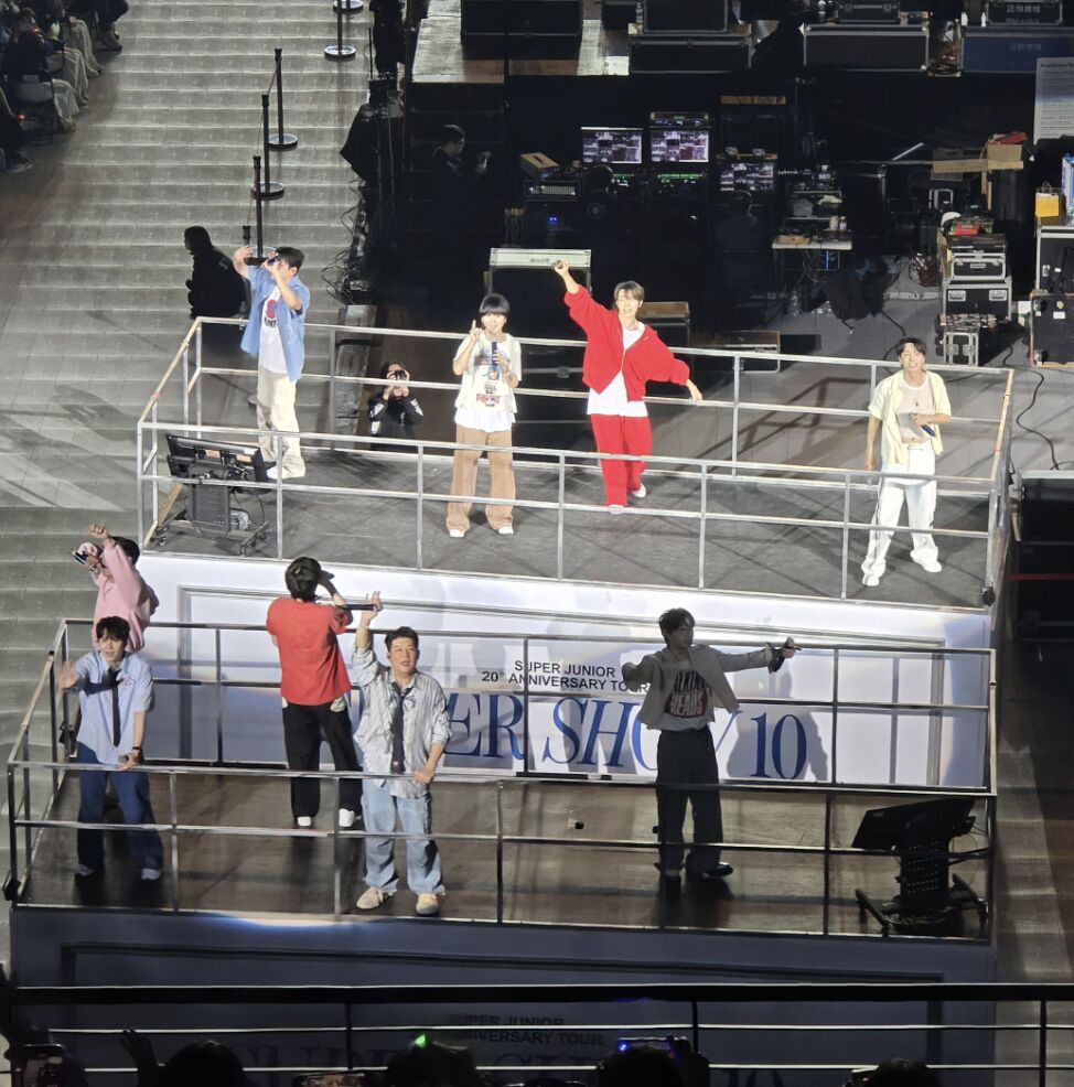 ▲直擊／大巨蛋Day3超狂！大型彩蛋寵隊長利特　SJ看傻：為何有特別待遇。（圖／讀者提供）