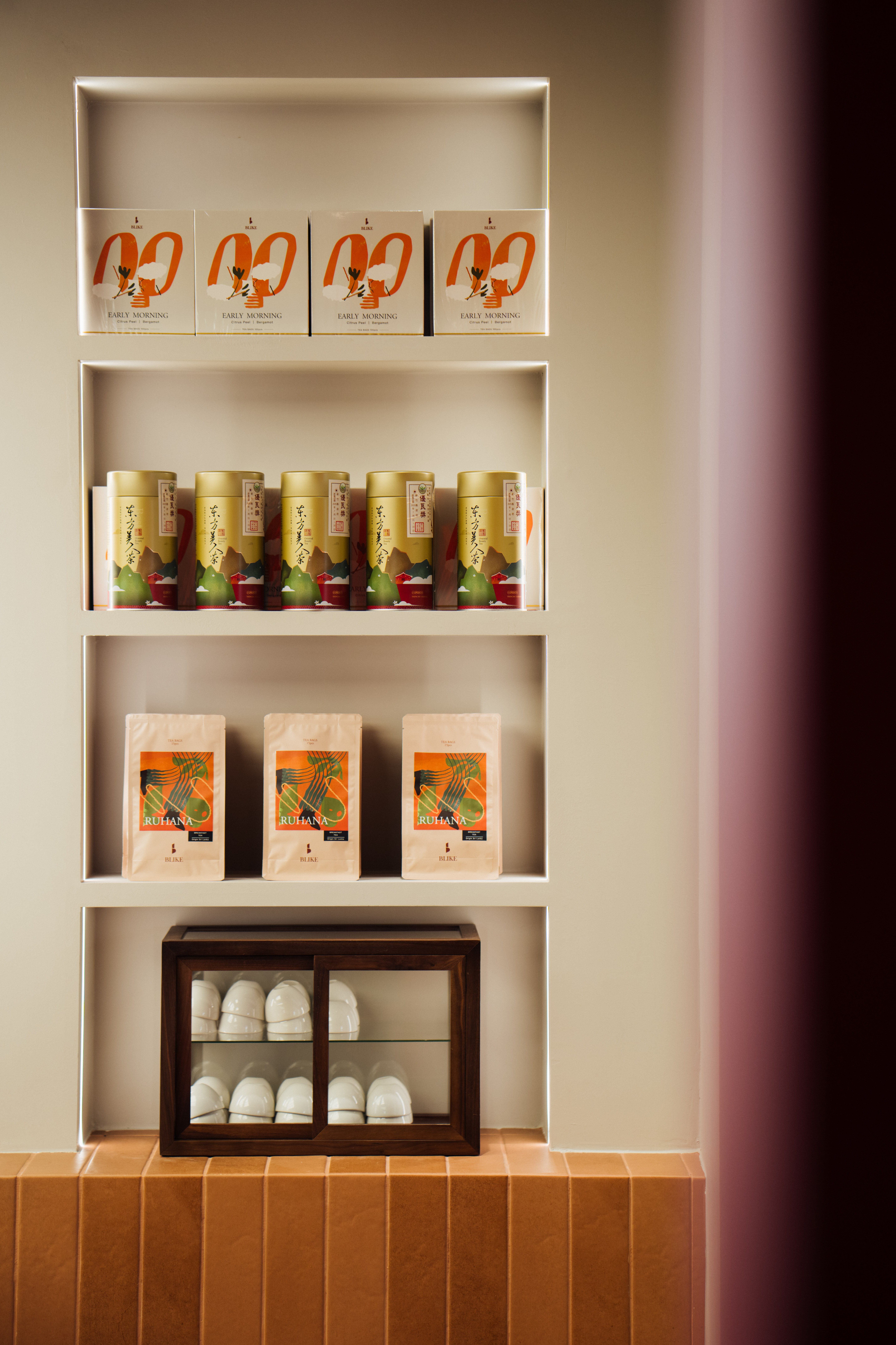 ▲標榜精品茶飲的BLIKE大里Lab店在台中開幕。（圖／品牌提供）