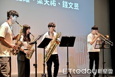 120顱顏家庭齊聚台南! 20歲脣齶裂青年吹薩克斯風開場