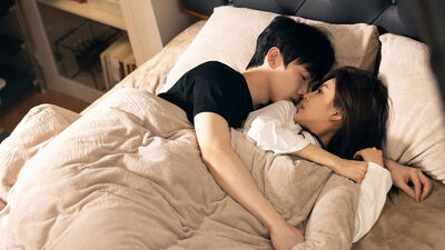 白敬亭曝《難哄》內幕！暗戀章若楠「擁抱完收手」　一秒眼眶紅了