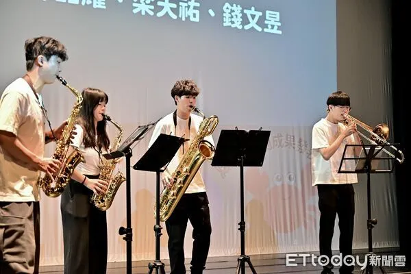 ▲南部顱顏家庭年會於台南永康社教中心登場，120戶家庭齊聚交流。（記者林東良翻攝，下同）