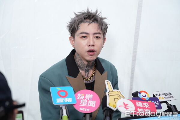 ▲▼謝和弦R-chord / 夠愛-唯一簽唱會。（圖／記者呂佳賢攝）