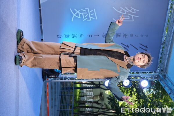 ▲▼謝和弦對時事暢所欲言。（圖／記者呂佳賢攝）