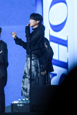 ▲直擊／大巨蛋Day3超狂！大型彩蛋寵隊長利特　SJ看傻：為何有特別待遇。（圖／讀者提供）