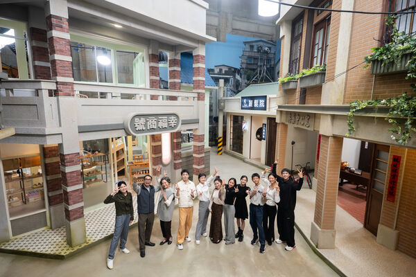 ▲《大愛街二巷》日前開鏡，由侯彥西、嚴正嵐主演。（圖／大愛電視提供）