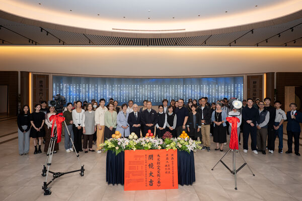 ▲《大愛街二巷》日前開鏡，由侯彥西、嚴正嵐主演。（圖／大愛電視提供）