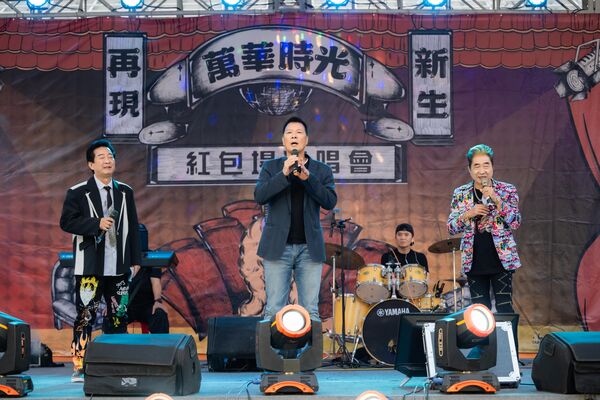 ▲文化局長蔡詩萍與所有藝人們合影。（圖／台北市演藝工會提供）