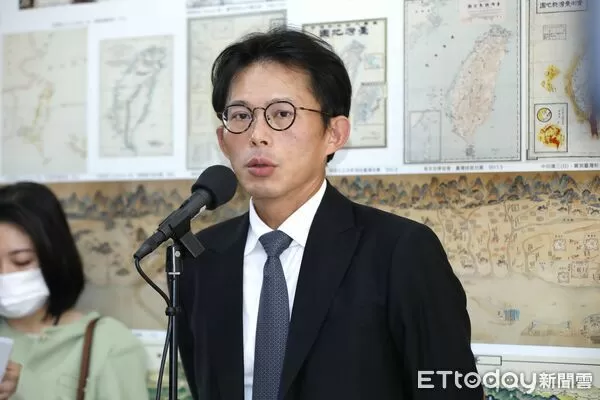 ▲▼民眾黨主席黃國昌17日在立法院，就館長爭議事件及與國民黨主席鄭麗文會面事宜發表看法。（圖／記者湯興漢攝）