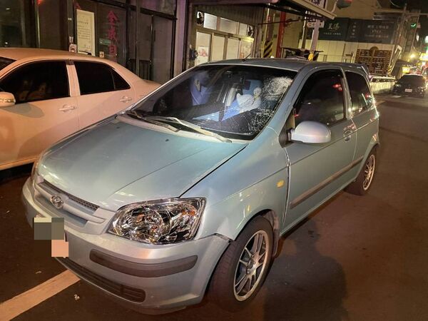 ▲彰化男子穿越馬路遭撞飛送醫急救。（圖／民眾提供）