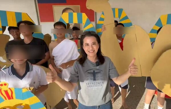 ▲彰化精誠中學變裝進場埃及豔后驚豔全場。（圖／民眾提供）