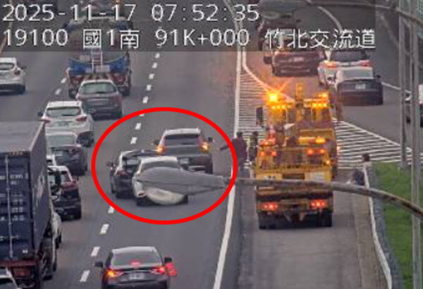 快訊/上班注意! 國1追撞塞爆