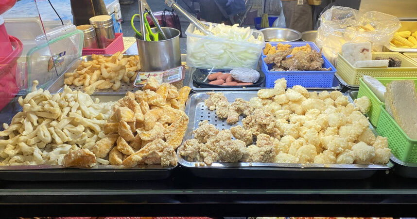 見國中生買炸銀絲卷！他驚呼「油量超恐怖」　網反駁：是極致美味