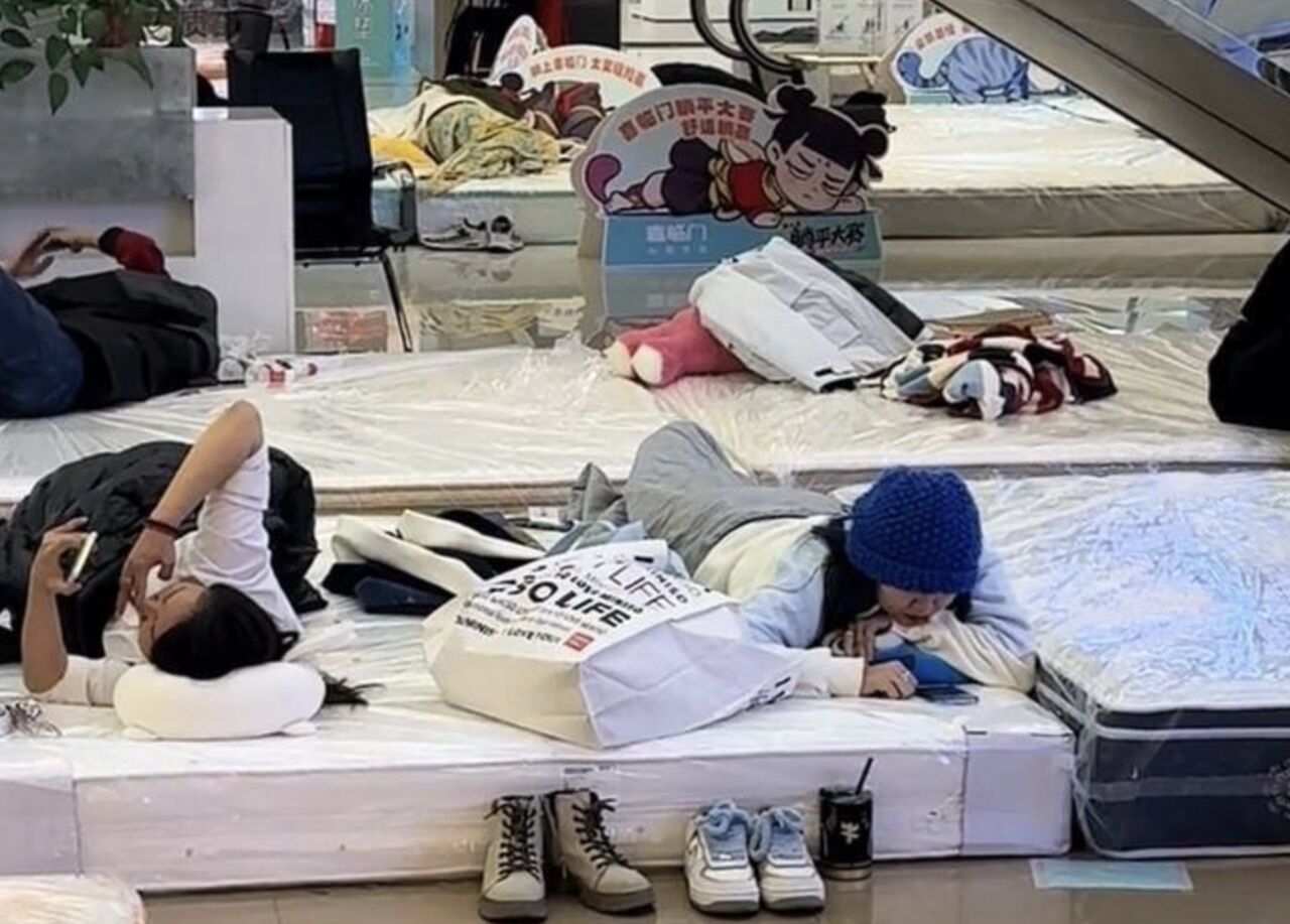 內蒙「躺平大賽」54人堅持中 無終止時間!有人穿紙尿褲拼「躺贏」