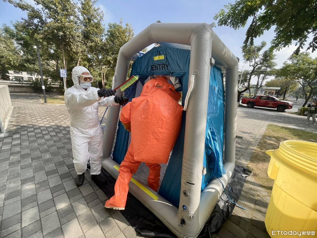 成大實驗室爆化學事故情境!南消七大跨機關實兵演練 三層防護啟動降風險