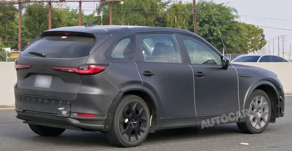 ▲Mazda神秘休旅於美國被捕獲！被譽為參戰電動車市場的起手式。（圖／翻攝自《Autocar》）