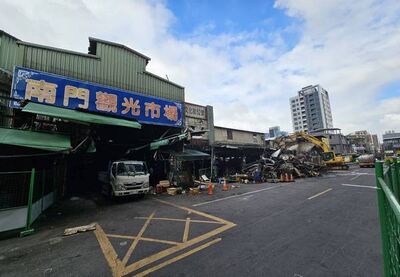南門市場災損區域啟動拆除！周邊實施交管...非火損攤商正常營業