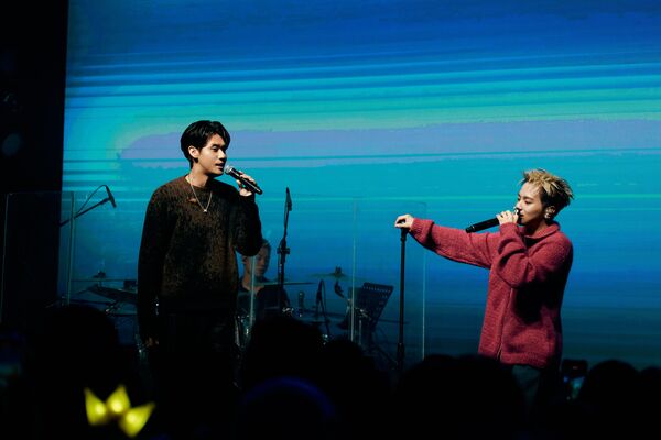 ▲▼黃號邀請李玉璽合唱。（圖／山夏國際娛樂提供）