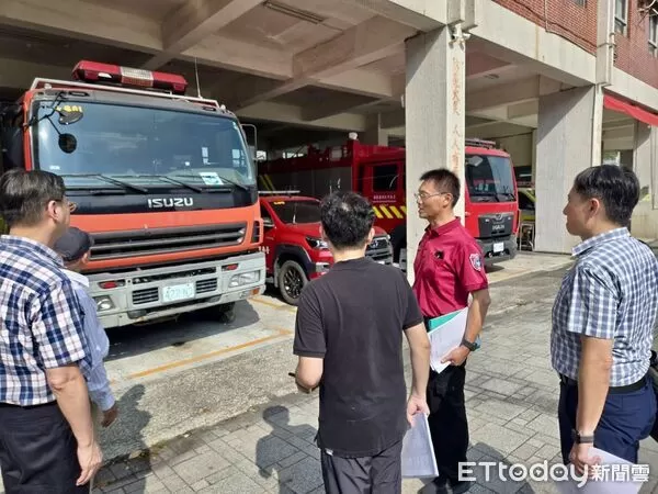 ▲消防署簡任視察溫渭州率專家小組至台南消防局進行114年度安衛評鑑。（記者林東良翻攝，下同）
