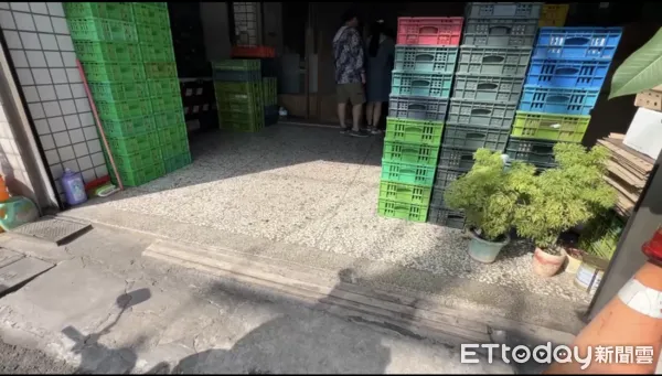 ▲彰化地檢前往台中龍忠蛋行搜索。（圖／民眾提供）