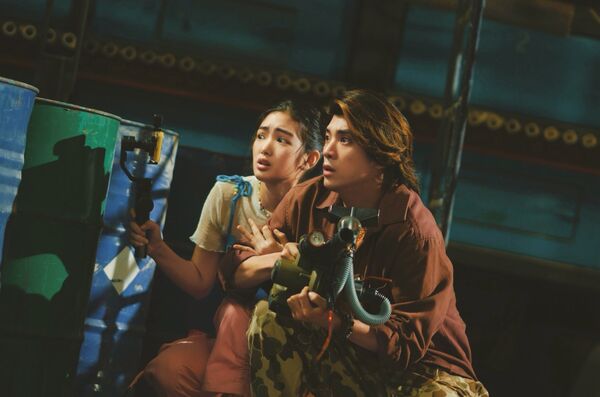 ▲《叫我驅魔男神》雷嘉汭挑戰寶萊塢式舞蹈，林哲熹「笑」果十足。（圖／光盛影業提供）