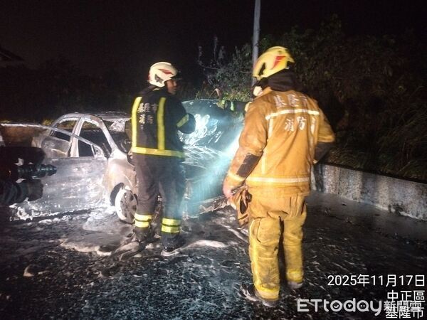 ▲瑞芳轉運站火燒車！31歲男驚險逃生遭火吻。（圖／記者郭世賢翻攝）