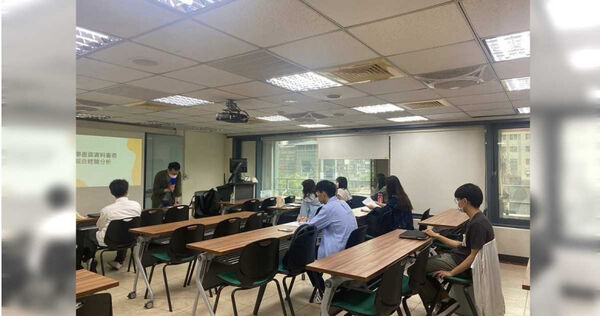 除海外遊學團外，EDC專長探索中心也主打各個各樣的營隊供學生家長選擇。（圖／非當事人、翻攝自EDC專長探索中心臉書）