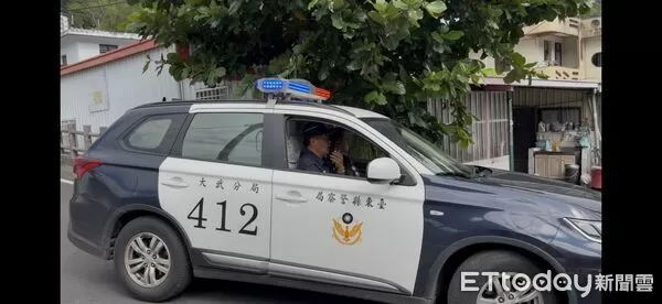 ▲大武警深入部落以排灣族語宣導防詐。（圖／記者楊晨東翻攝）