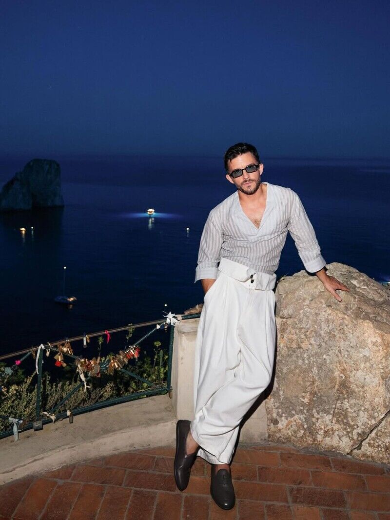 最性感男人怎麼穿西裝？《魔法壞女巫2》Jonathan Bailey五套現實王子造型，從斯文風到性感風全民男神這樣穿