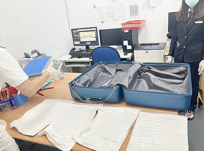 判刑50年被通緝！為安頓新婚嬌妻毒梟再度運毒　這次她也被逮