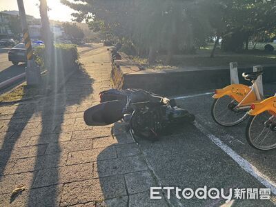 自摔畫面曝！屏東20歲超商店員騎車上班　衝上人行道噴滾數圈亡
