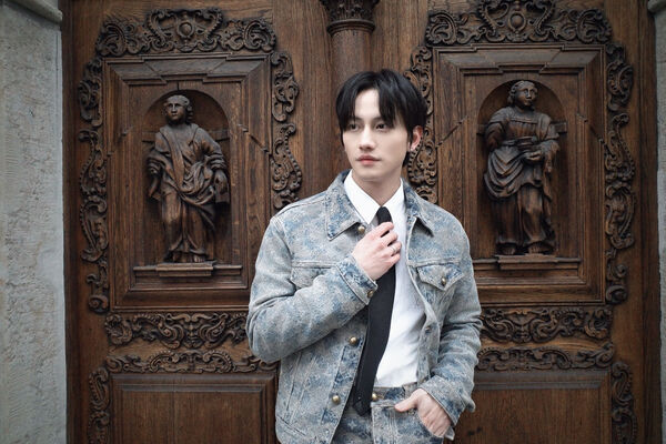 范少勳飛愛沙尼亞「吃水餃配優格」驚呆！首度參加國外影展走黑毯