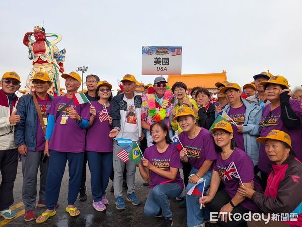 ▲美國生命鬥士 Brad Kelley 挑戰台南 1130 公里極限鐵人賽，展現不屈意志與堅毅勇氣。（記者林東良翻攝，下同）