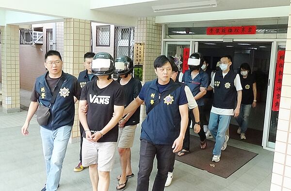 ▲航警局查獲跨國運毒集團，將林姓主嫌等7名共犯移送桃園地檢署偵辦。（圖／航警局提供）