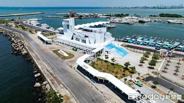 ▲民營大福航運暫時停航，旅運中心服務不中斷。（圖／屏東縣政府提供）