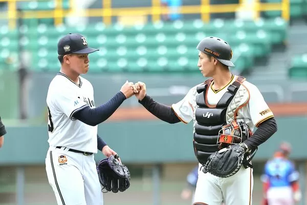 ▲▼冬盟宮國凌空、坂本達也。（圖／中職提供）