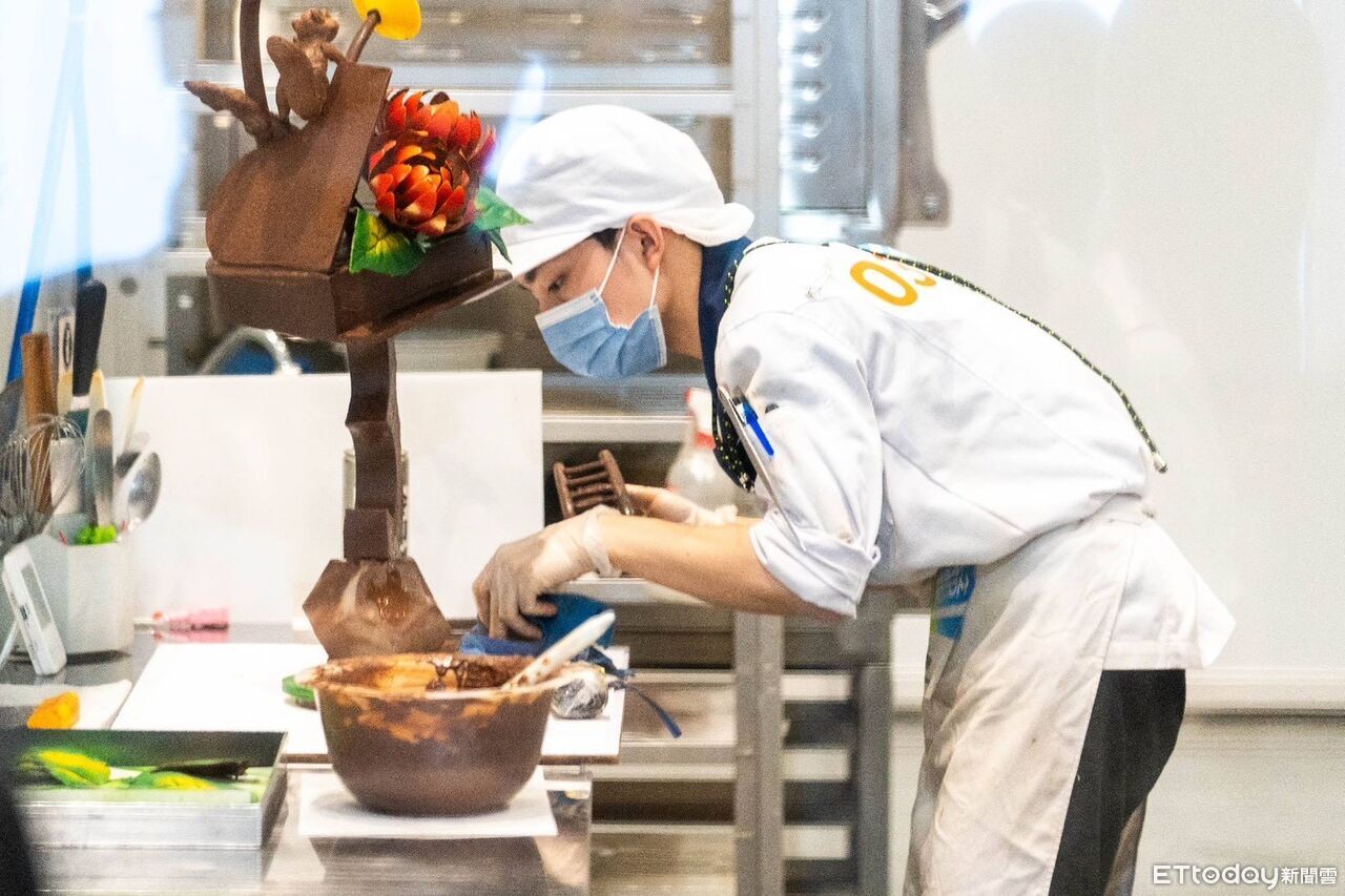 18歲西點國手沈承佑備戰國際賽　甜點實力展現台灣職人魂