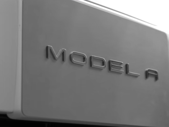 ▲鴻海科技日暖身開跑！全新Model A有望以準量產版現身。（圖／翻攝自鴻海）