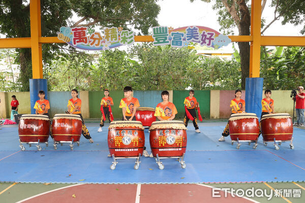 ▲▼ 東森慈善基金會送愛到台中萬豐國小,王令麟  。（圖／記者徐文彬攝）
