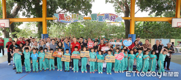 ▲▼ 東森慈善基金會送愛到台中萬豐國小,王令麟    。（圖／記者徐文彬攝）