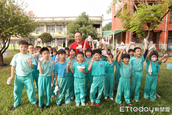 ▲▼ 東森慈善基金會送愛到台中萬豐國小,王令麟    。（圖／記者徐文彬攝）