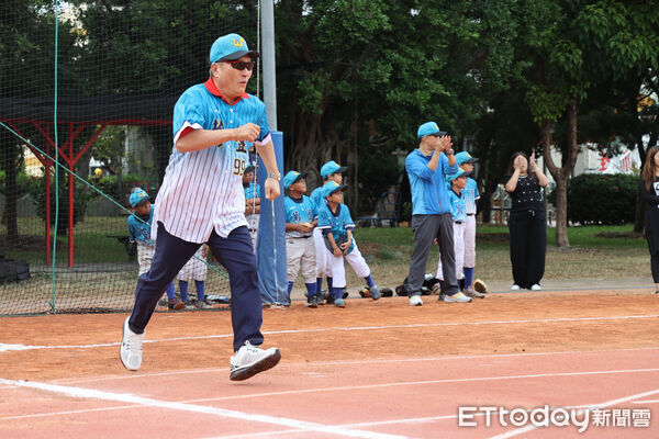 ▲▼ 東森慈善基金會送愛到台中萬豐國小,王令麟 。（圖／記者徐文彬攝）