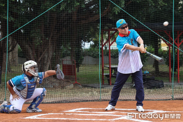 ▲▼ 東森慈善基金會送愛到台中萬豐國小,王令麟 。（圖／記者徐文彬攝）
