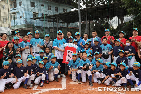 ▲▼ 東森慈善基金會送愛到台中萬豐國小,王令麟    。（圖／記者徐文彬攝）