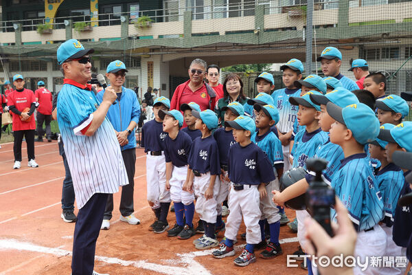 ▲▼ 東森慈善基金會送愛到台中萬豐國小,王令麟    。（圖／記者徐文彬攝）