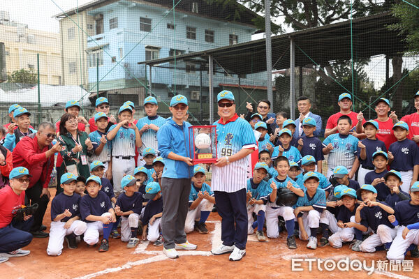 ▲▼ 東森慈善基金會送愛到台中萬豐國小,王令麟    。（圖／記者徐文彬攝）