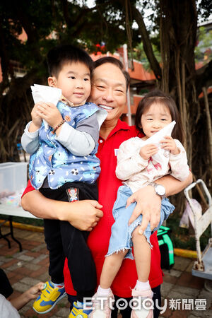 ▲▼ 東森慈善基金會送愛到台中萬豐國小,王令麟     。（圖／記者徐文彬攝）