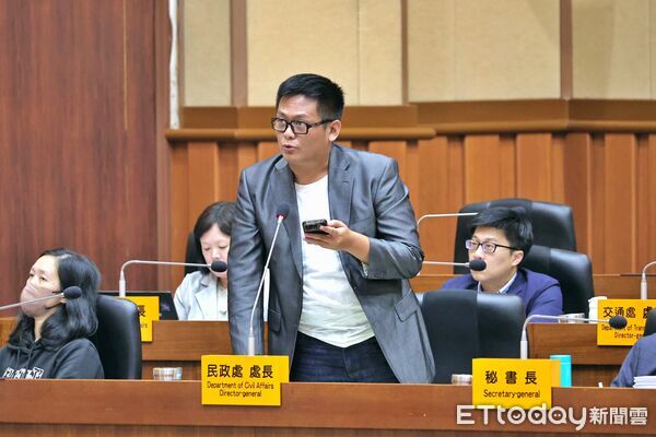 ▲基隆市民政局長呂謦煒、基隆市府發言人。（圖／記者郭世賢翻攝）