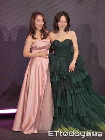 ▲閻奕格與劉軒蓁一起演唱。（圖／記者葉文正攝）